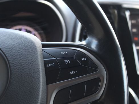 Used 2019 Jeep Cherokee Limited image 26