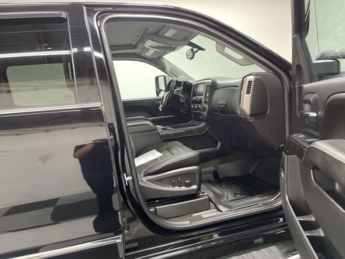 Used 2015 GMC Sierra 2500 Denali image 25
