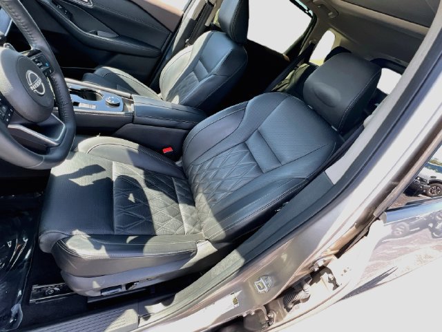 Used 2023 Nissan Rogue Platinum w/ Platinum Premium Package AWD/4WD image 17