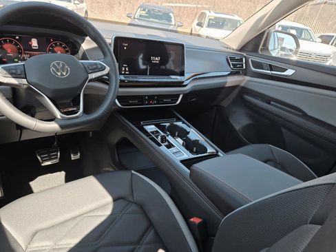 New 2026 Volkswagen Atlas Peak Edition AWD/4WD image 13