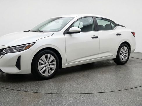 Used 2025 Nissan Sentra S image 3