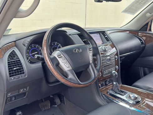 Used 2017 INFINITI QX80 4WD w/ Driver Assistance Package image 13