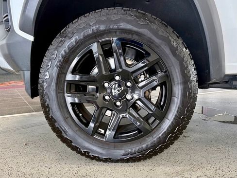 Used 2025 Chevrolet Colorado Trail Boss AWD/4WD image 14