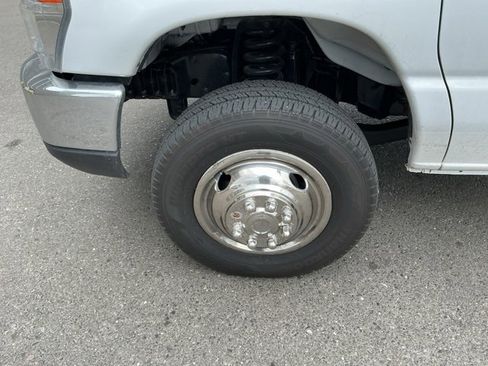 Used 2019 Ford E-450 and Econoline 450 Super Duty w/ Exterior Upgrade Package image 16