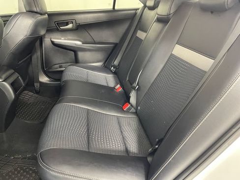 Used 2013 Toyota Camry SE FWD image 12