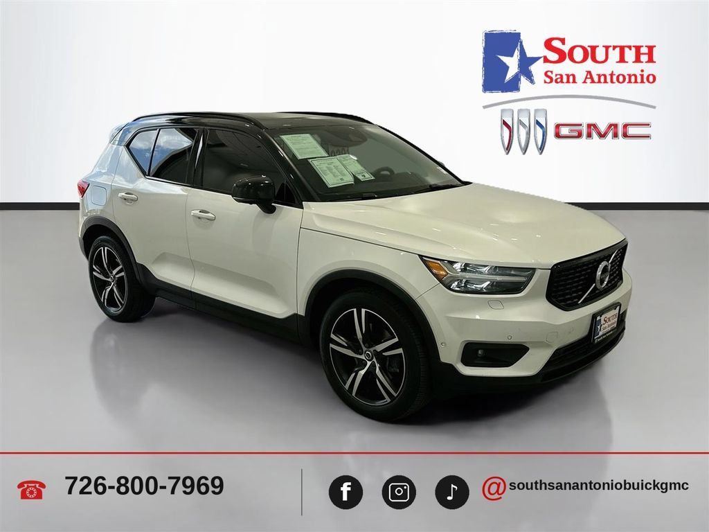 Used 2022 Volvo XC40 T5 R-Design w/ Advanced Package AWD/4WD image 1