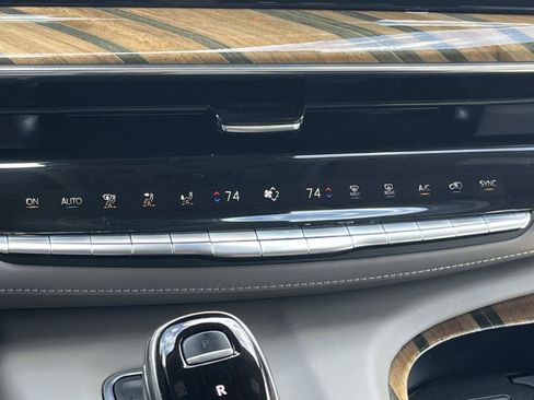 Used 2022 Cadillac Escalade ESV Sport Platinum RWD image 36