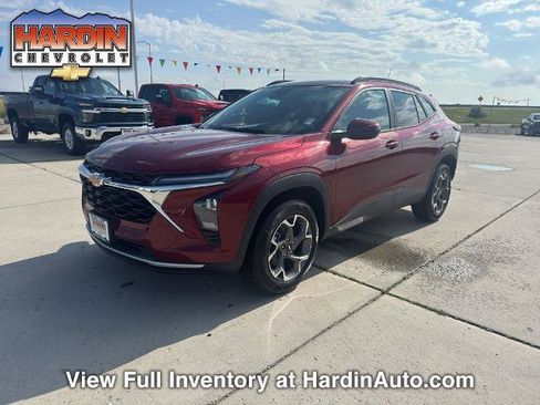 New 2025 Chevrolet Trax LT image 1