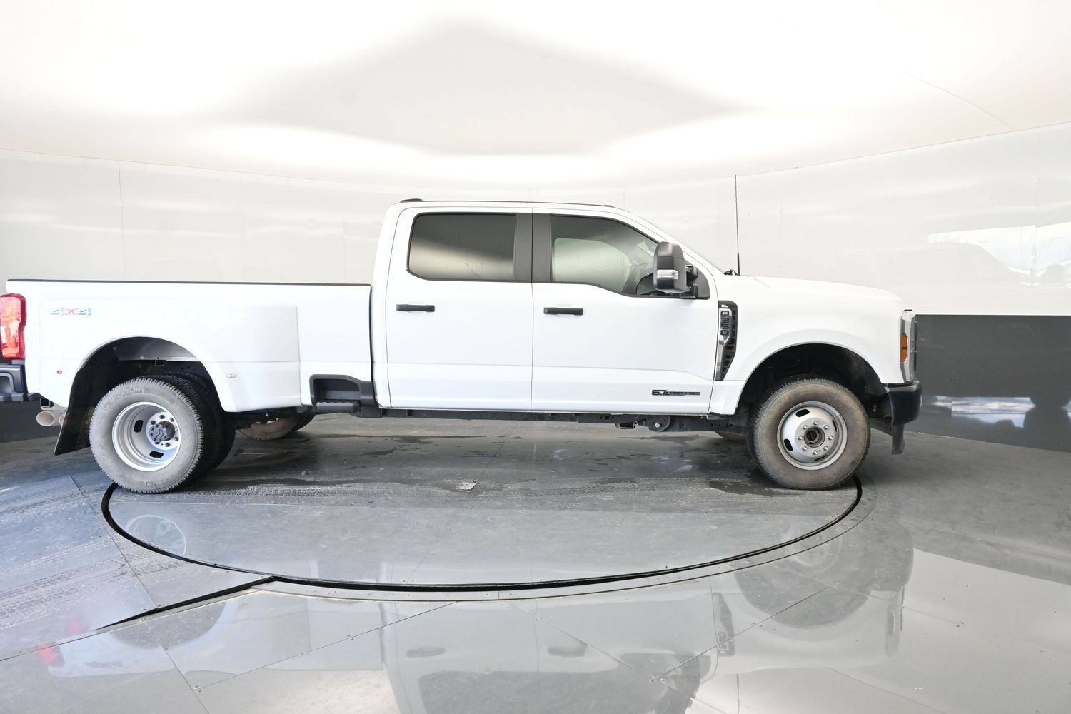 Used 2024 Ford F350 XL AWD/4WD image 8