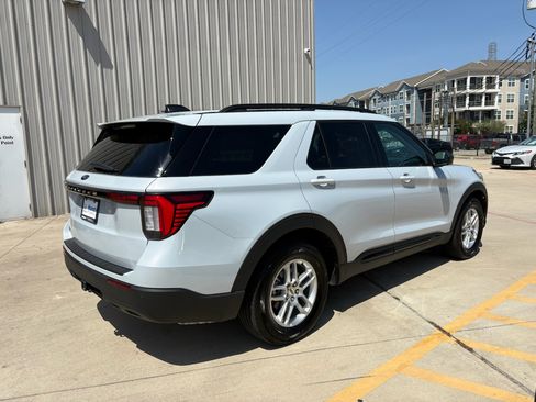 Used 2026 Ford Explorer Active RWD image 8
