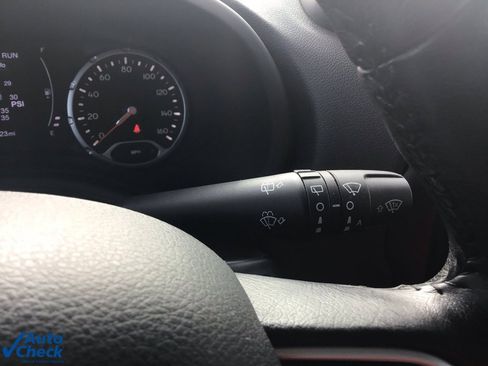 Used 2020 Jeep Renegade Latitude w/ Cold Weather Group image 33