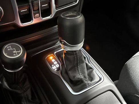 New 2026 Jeep Gladiator Sport image 17