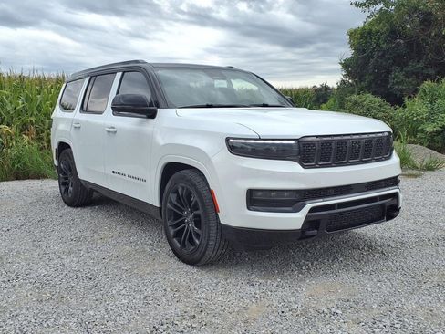 Used 2024 Jeep Grand Wagoneer Series III w/ Rear Seat Video Group 1 image 24