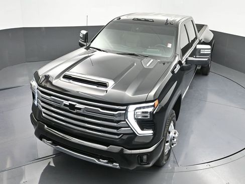 Used 2024 Chevrolet Silverado 3500 High Country w/ High Country Premium Package image 45