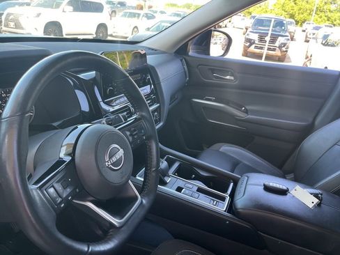 Used 2022 Nissan Pathfinder SL FWD image 10