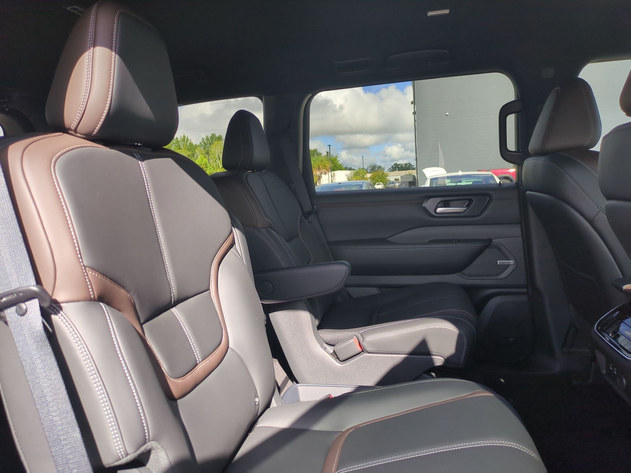 New 2026 Nissan Armada SL w/ Captain's Chari Seat Package AWD/4WD image 30