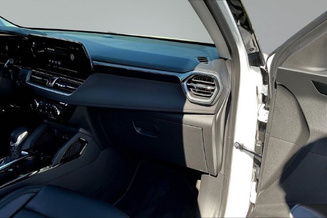 Used 2024 Chevrolet TrailBlazer LT w/ Convenience Package FWD image 25