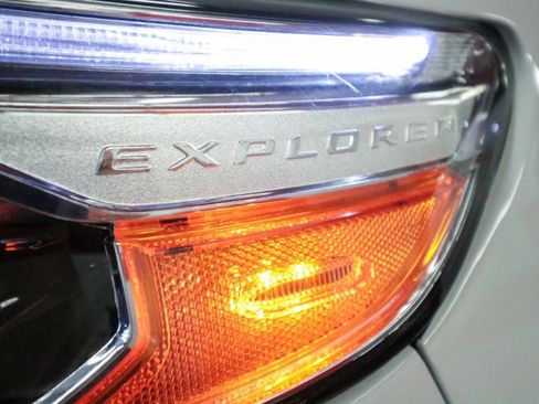 Used 2020 Ford Explorer XLT w/ Equipment Group 202A RWD image 25