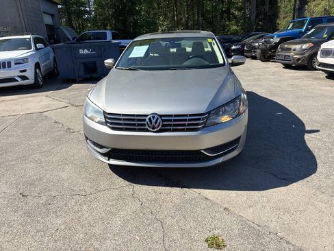 Used 2013 Volkswagen Passat TDI SE FWD image 3