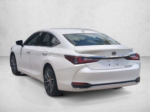Used 2025 Lexus ES 300h w/ Premium Package FWD image 8