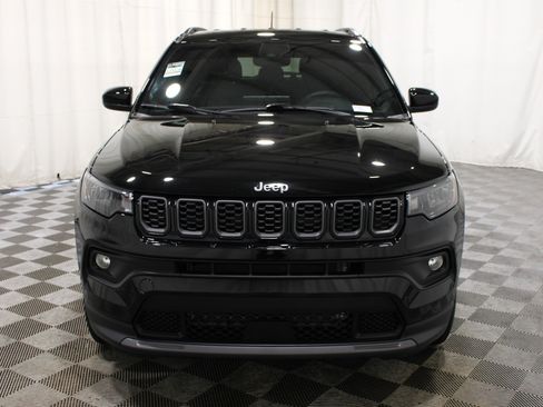 Used 2025 Jeep Compass Latitude w/ Altitude Special Edition AWD/4WD image 33