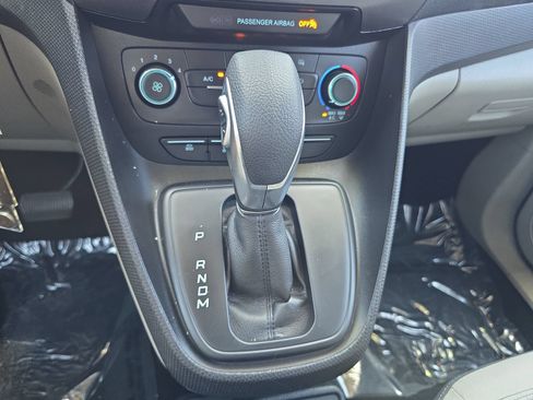 Used 2019 Ford Transit Connect XLT FWD image 18