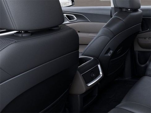 New 2025 Kia Carnival LXS image 26