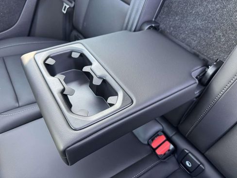 Used 2026 Volvo XC40 B5 Core w/ Climate Package image 10