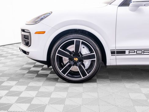 Certified 2023 Porsche Cayenne Turbo AWD/4WD image 37