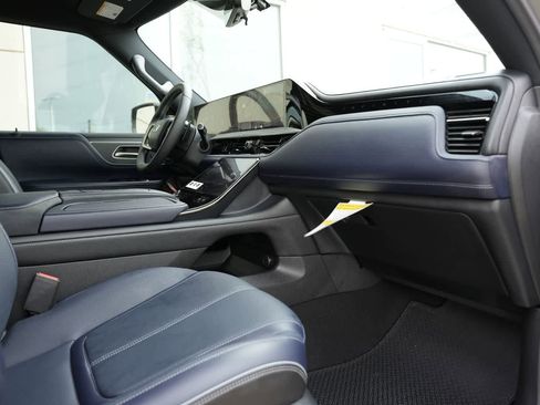 New 2026 INFINITI QX80 4WD image 22