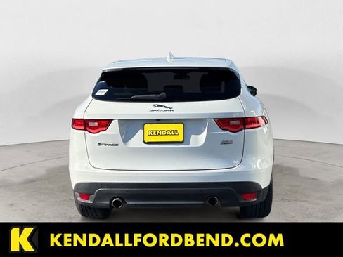 Used 2017 Jaguar F-PACE Premium image 4
