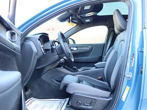 Used 2024 Volvo C40 Recharge Core image 11