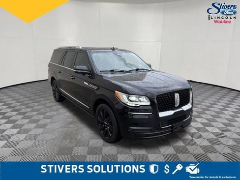 Used 2024 Lincoln Navigator L Reserve AWD/4WD image 3
