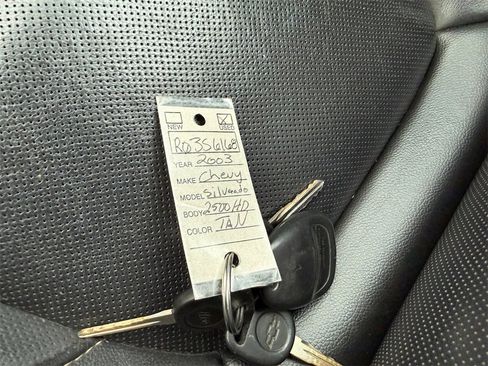 Used 2003 Chevrolet Silverado 2500 LT image 19