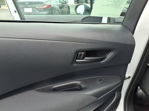 Used 2026 Toyota Corolla LE FWD image 6