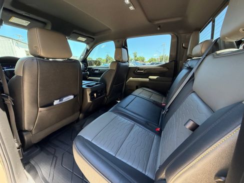 Used 2022 Chevrolet Silverado 1500 ZR2 w/ Technology Package AWD/4WD image 24