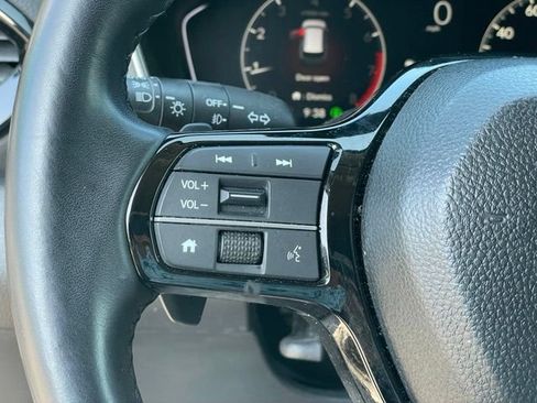Used 2025 Honda Pilot EX-L image 15