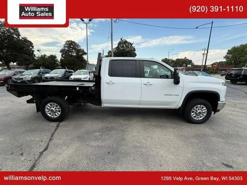 Used 2025 Chevrolet Silverado 2500 LT w/ Convenience Package AWD/4WD image 2
