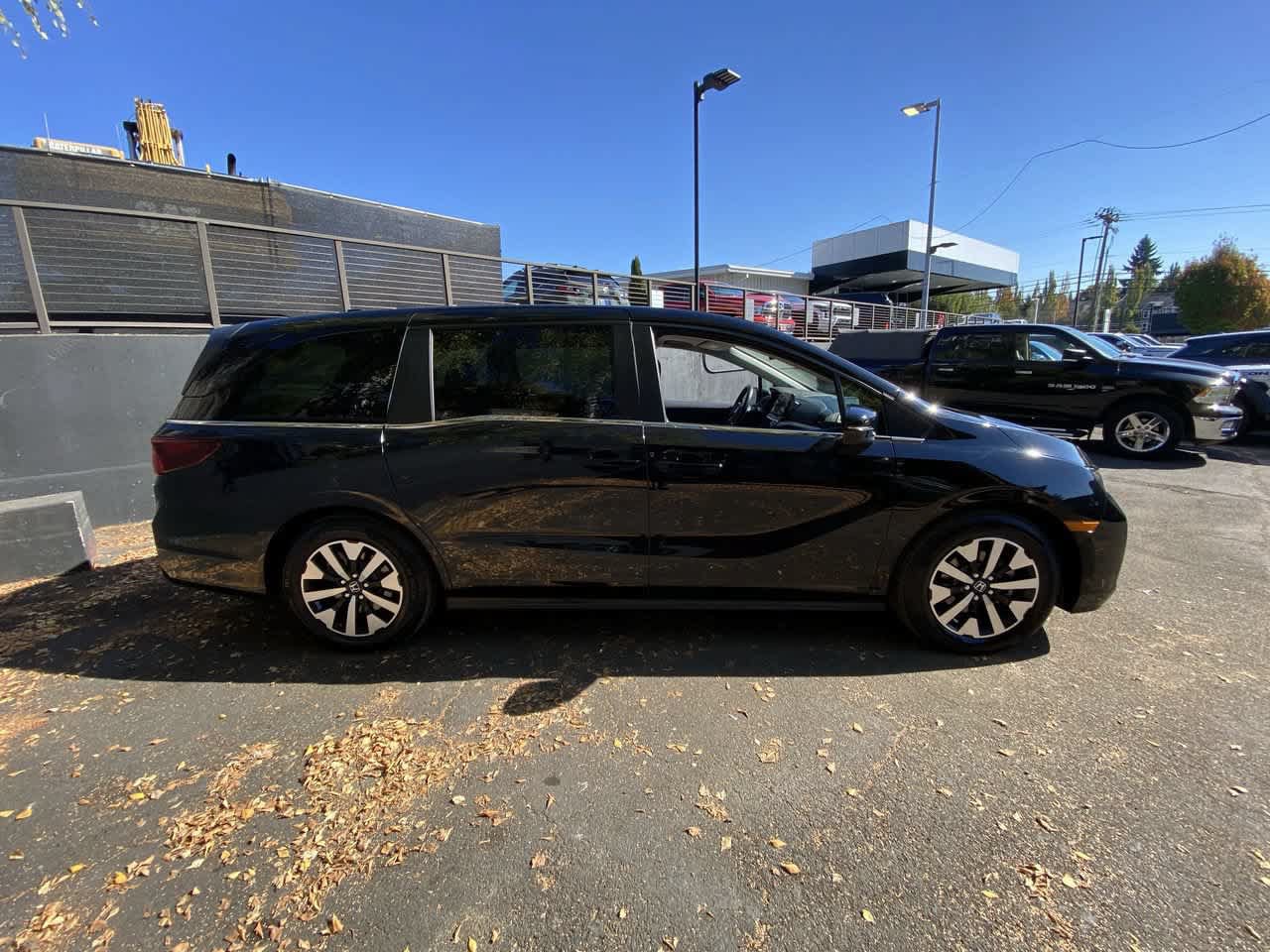 Used 2025 Honda Odyssey EX-L image 7