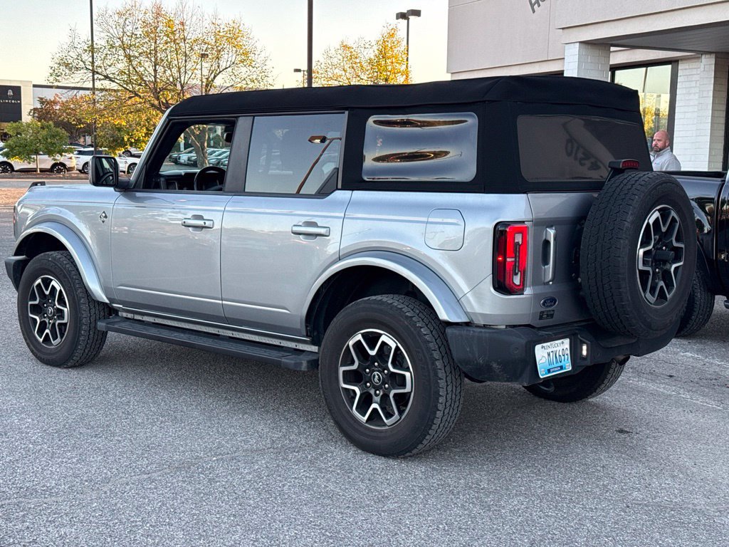 Used 2023 Ford Bronco Outer Banks AWD/4WD image 9