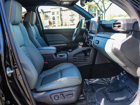 Used 2025 Toyota 4Runner Trailhunter image 17