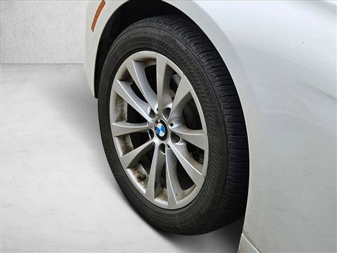 Used 2018 BMW 320i Sedan w/ Premium Package image 13