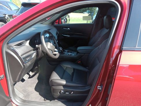 Used 2023 Cadillac XT4 Sport w/ LPO, Onyx Lite Package image 9