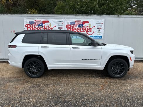 New 2025 Jeep Grand Cherokee L Summit image 2