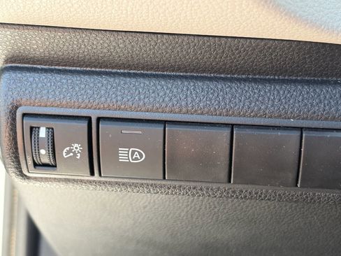 Used 2025 Toyota Corolla LE FWD image 18
