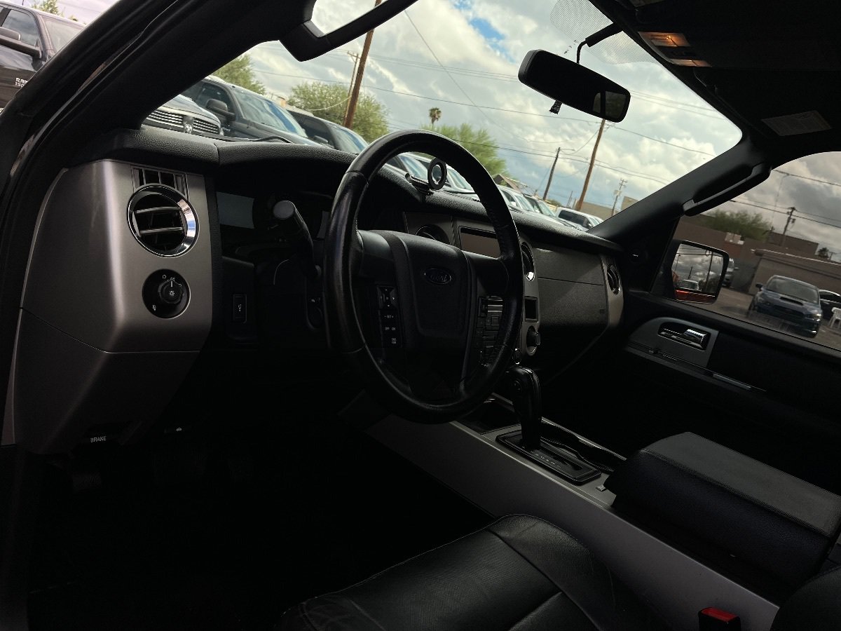 Used 2015 Ford Expedition EL XLT w/ Equipment Group 202A RWD image 24