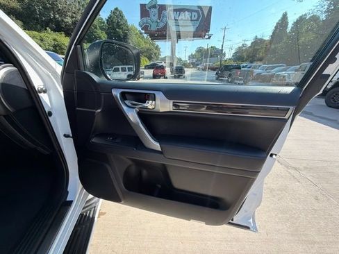 Used 2022 Lexus GX 460 Premium w/ Premium Package AWD/4WD image 57