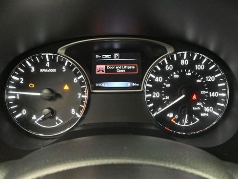 Used 2017 Nissan Pathfinder S image 26