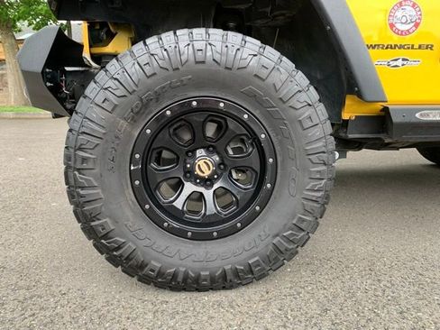 Used 2015 Jeep Wrangler Rubicon w/ Power Convenience Group AWD/4WD image 10