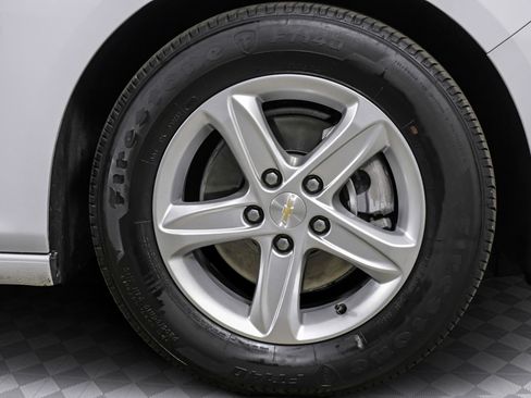 Used 2024 Chevrolet Malibu LS w/ Driver Confidence Package image 33